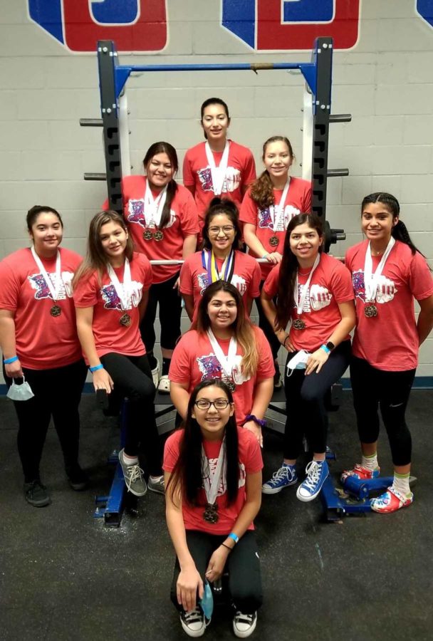 Girls powerlifters qualify for Regional competition.