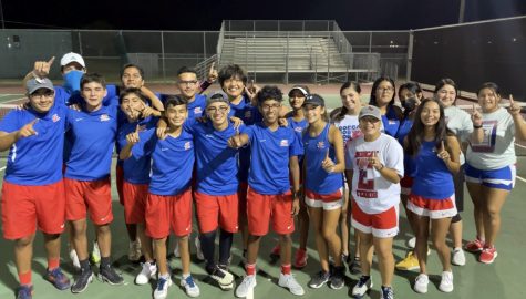 Tennis team clinches District title; remains undefeated in District play